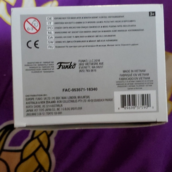 Glow in the dark Darth Vader Funko pop - Picture 6 of 6